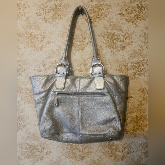 Tignanello Leather Metallic Silver Handbag And Wallet Set - Picture 2 of 16